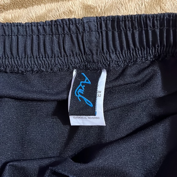 Black - Picture 2 of 5